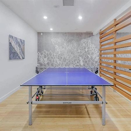 Three-Bedroom Condo With Free Parking Nearby Cn Tower With Lake View Toronto Eksteriør billede
