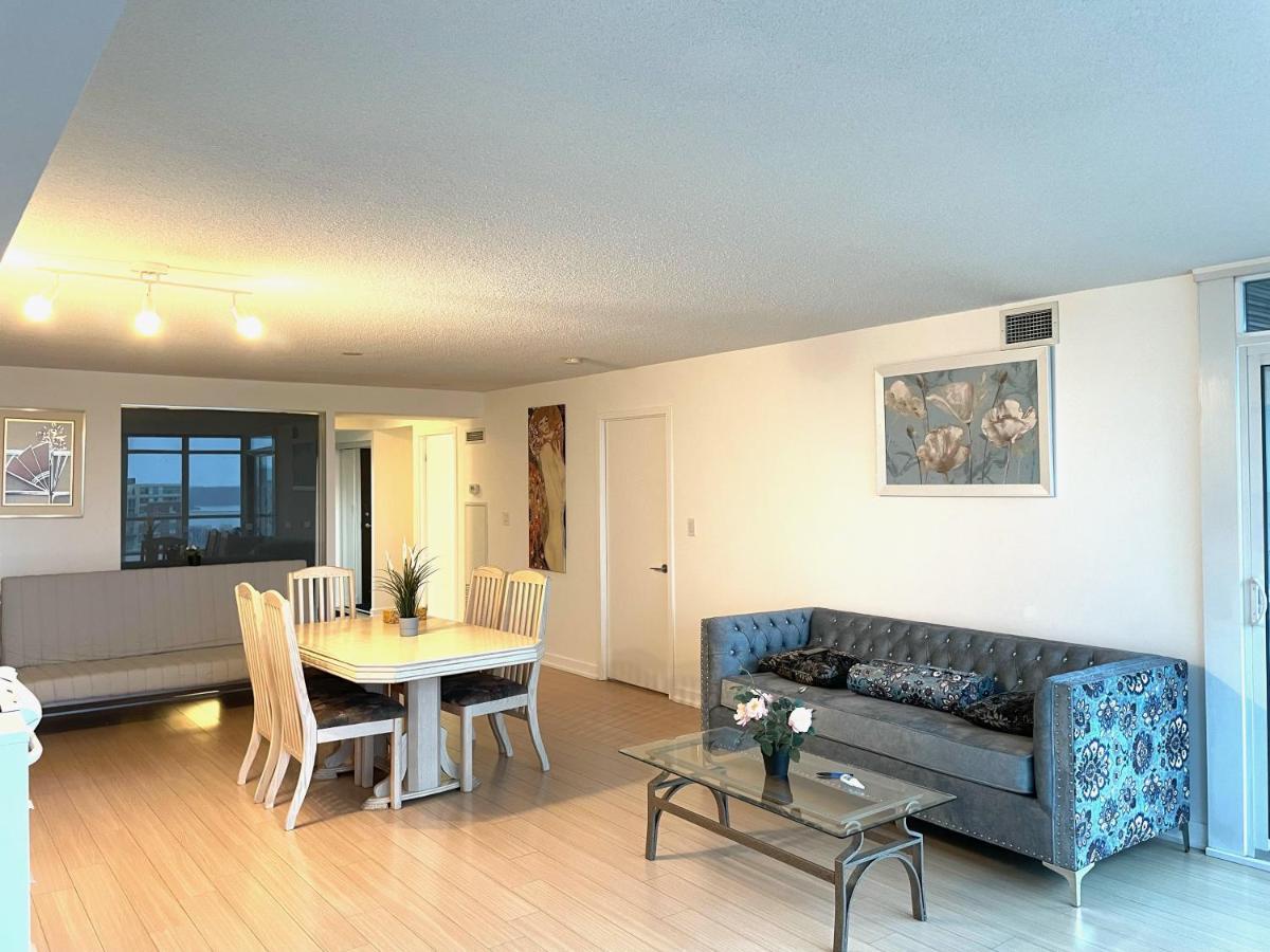 Three-Bedroom Condo With Free Parking Nearby Cn Tower With Lake View Toronto Eksteriør billede
