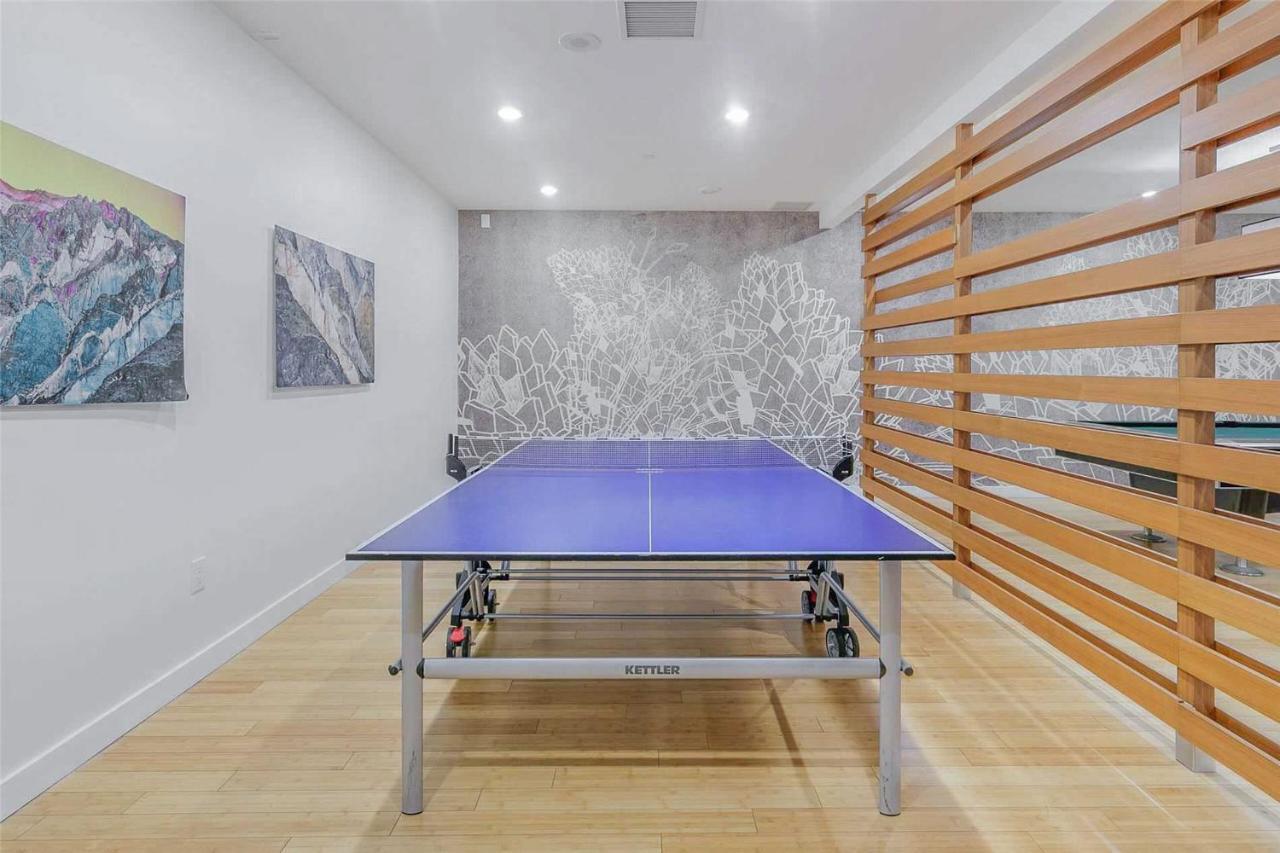 Three-Bedroom Condo With Free Parking Nearby Cn Tower With Lake View Toronto Eksteriør billede