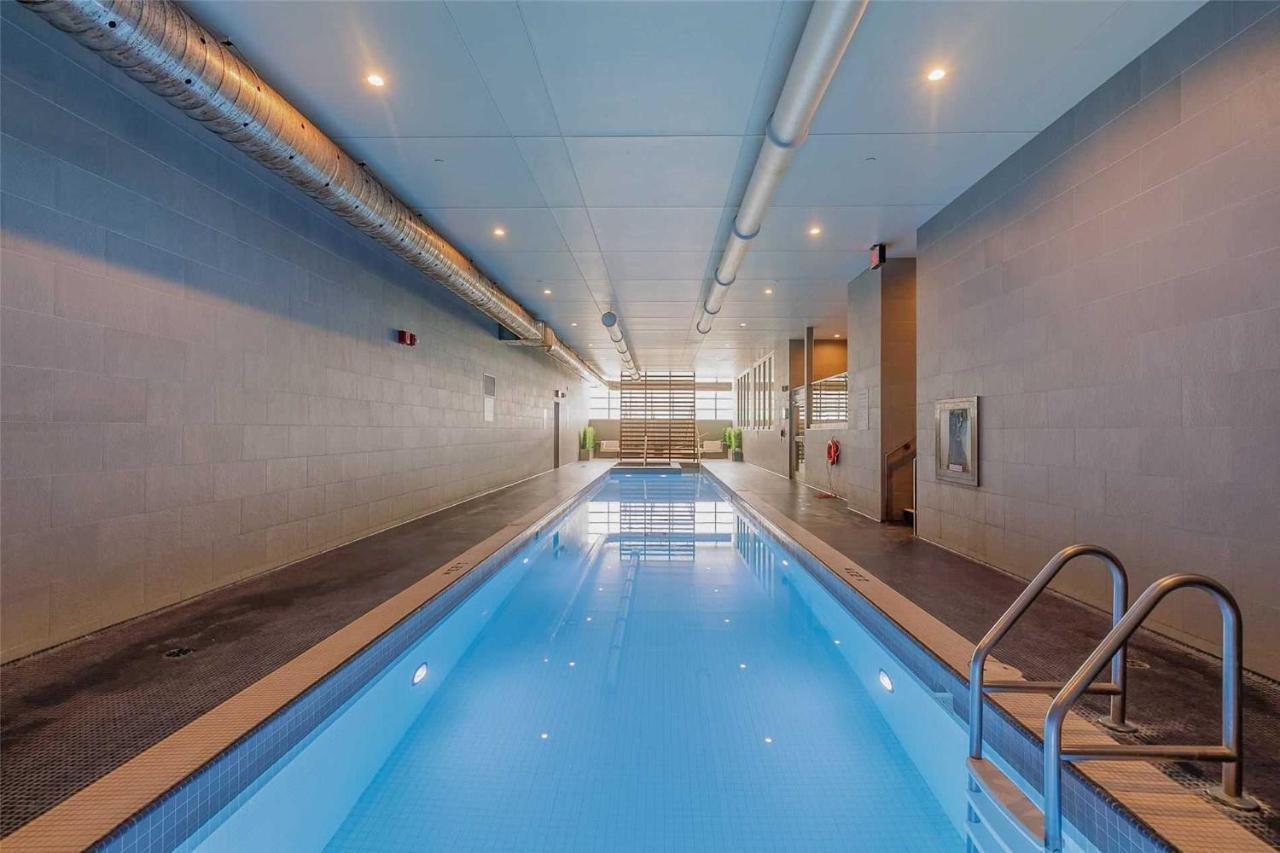 Three-Bedroom Condo With Free Parking Nearby Cn Tower With Lake View Toronto Eksteriør billede