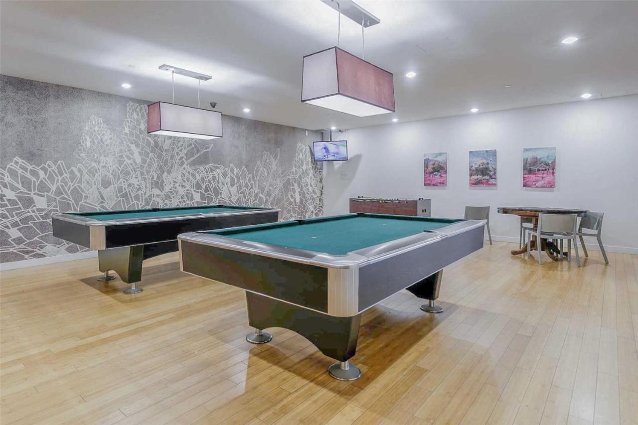 Three-Bedroom Condo With Free Parking Nearby Cn Tower With Lake View Toronto Eksteriør billede